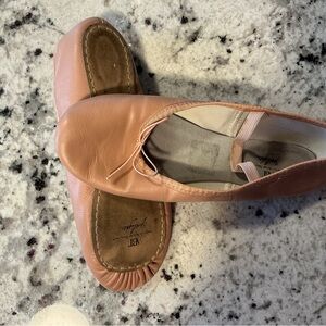 Women’s Ballet Flats in Peachy-Pink - Brand: Unknown